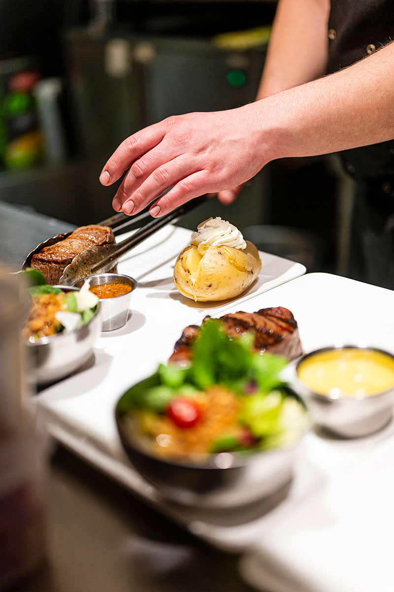 Meet Meat Steak & Wine House - Meet Meat