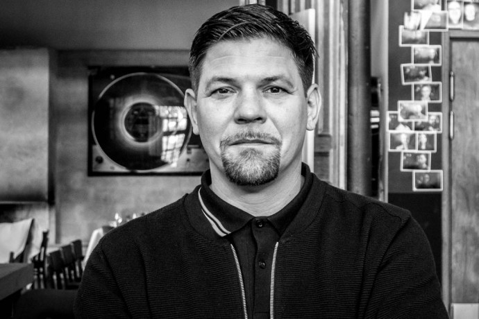 „Ich habe die Hälfte meines Geldes verballert“ - Interview mit Tim Mälzer